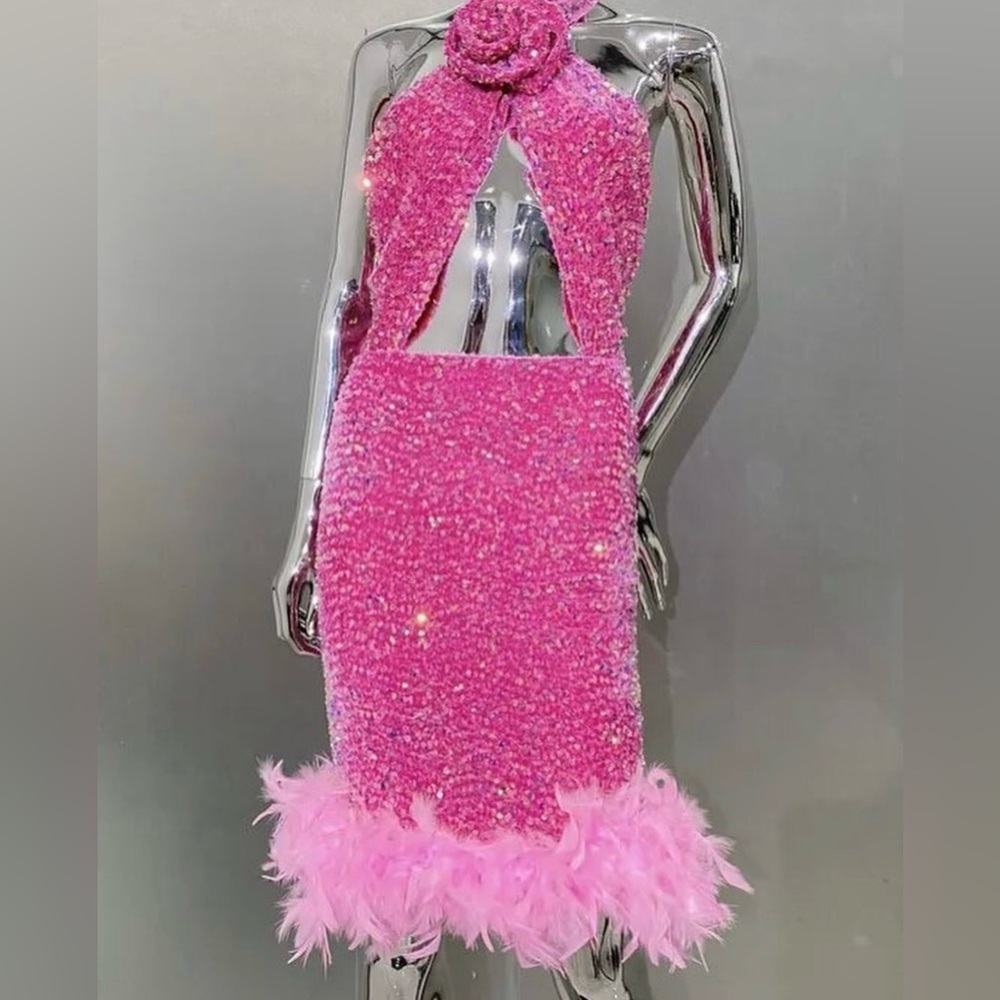 🩷Pink Sequin Halter Dress - Picture 4 of 8